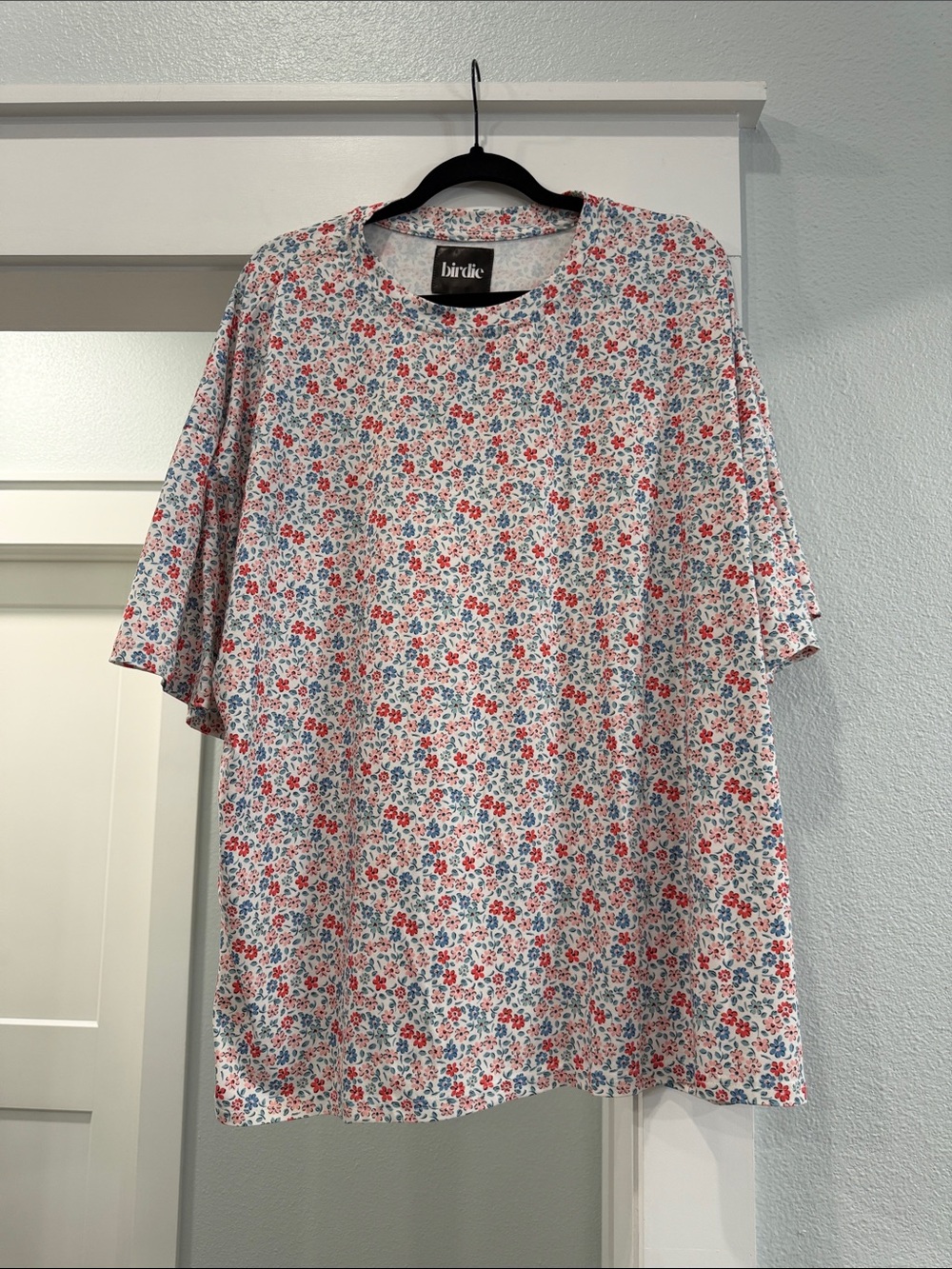 Birdies White Short-Sleeve Tee with Red and Blue Floral Pattern